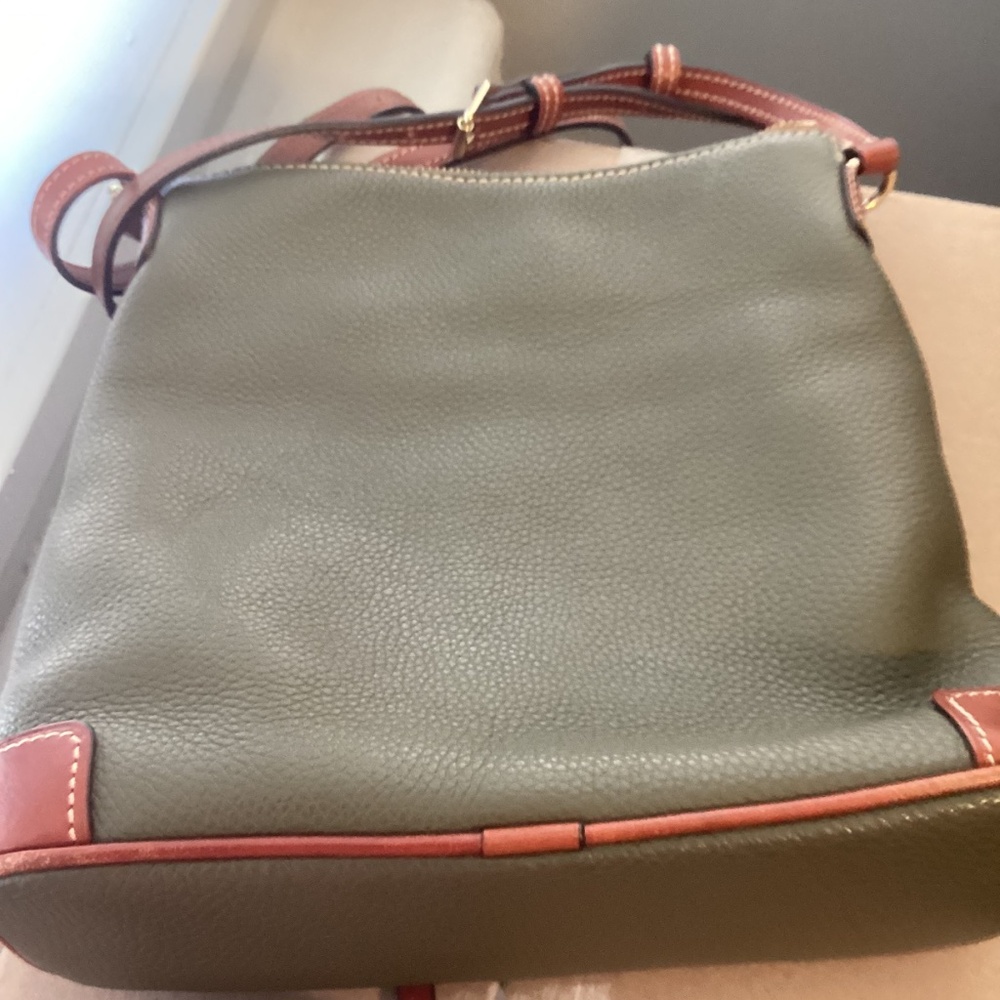 Dooney and Bourke Pebble Grain Crossbody, Olive (& matching wallet) - Picture 4 of 7